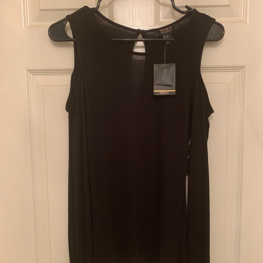 Long Sleeve Shoulder Top
